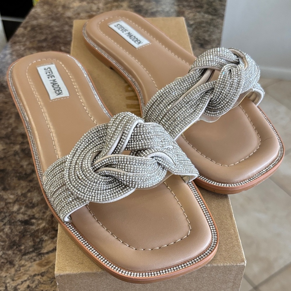 Steve Madden Silver and rhinestones Tan Women's Knotted Slide Sandals size 7.5